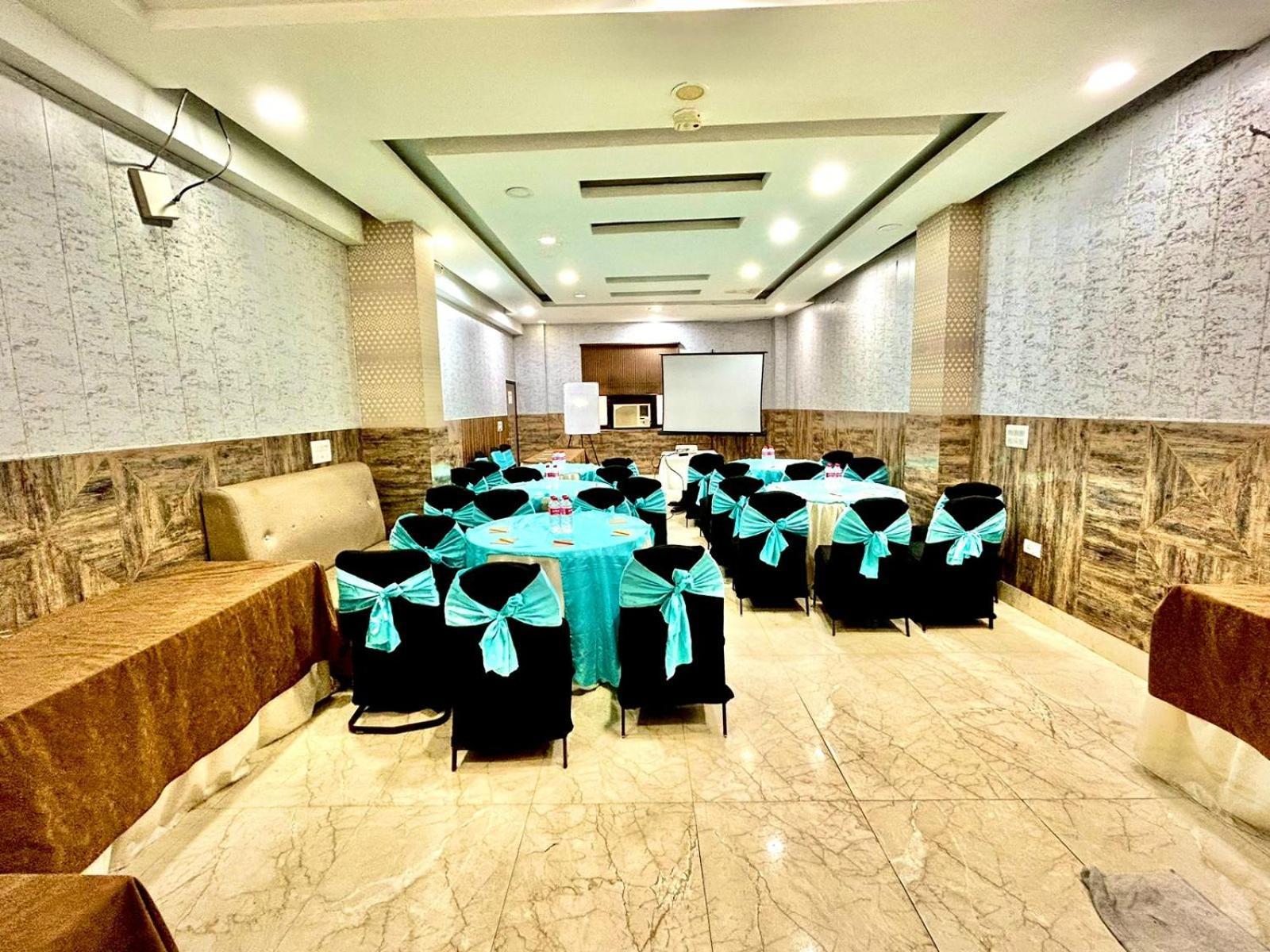 The Tomar Hospitality Hotell New Delhi Eksteriør bilde