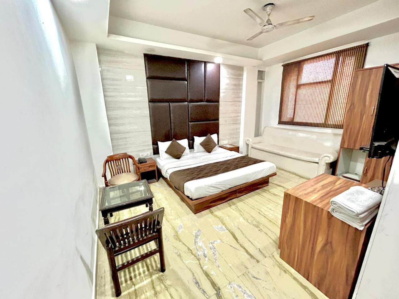 The Tomar Hospitality Hotell New Delhi Eksteriør bilde