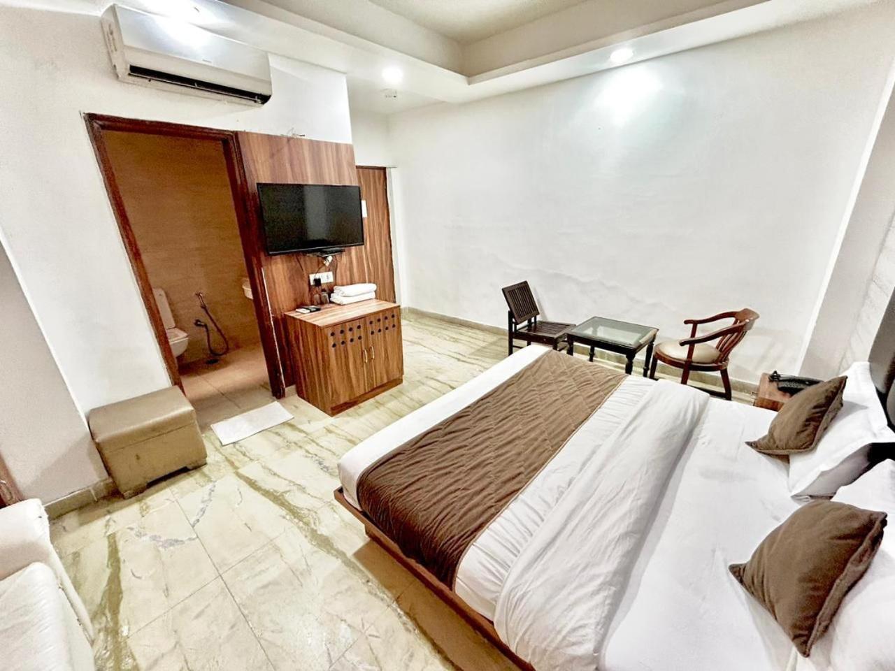 The Tomar Hospitality Hotell New Delhi Eksteriør bilde