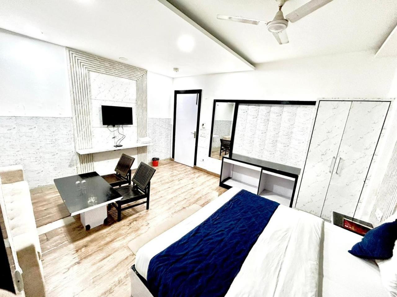 The Tomar Hospitality Hotell New Delhi Eksteriør bilde