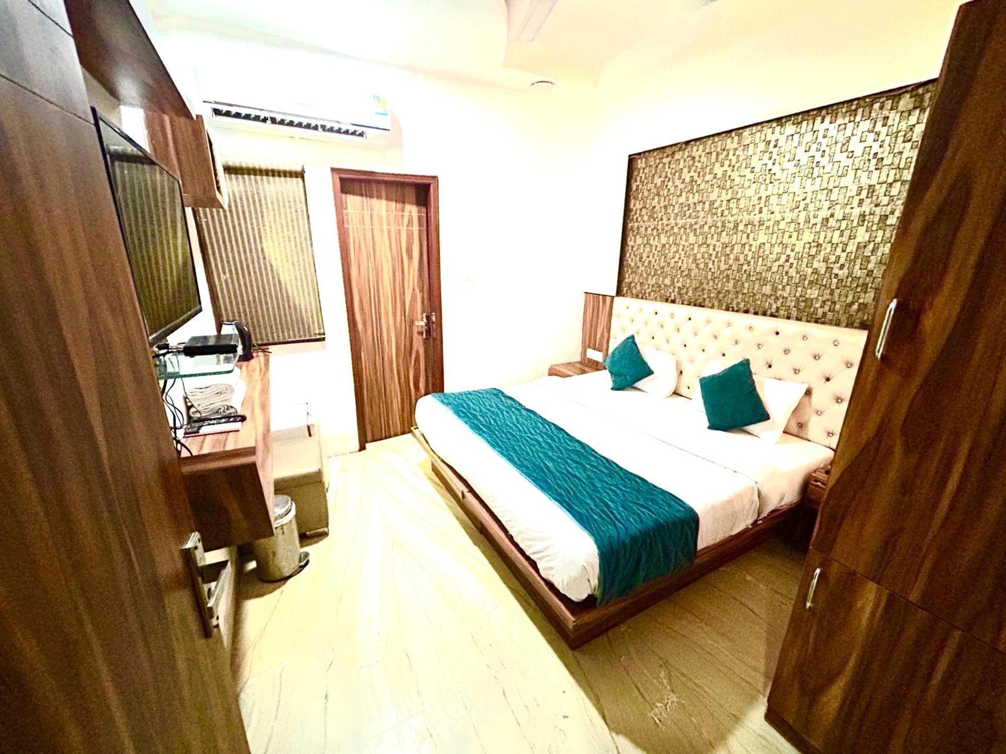 The Tomar Hospitality Hotell New Delhi Eksteriør bilde
